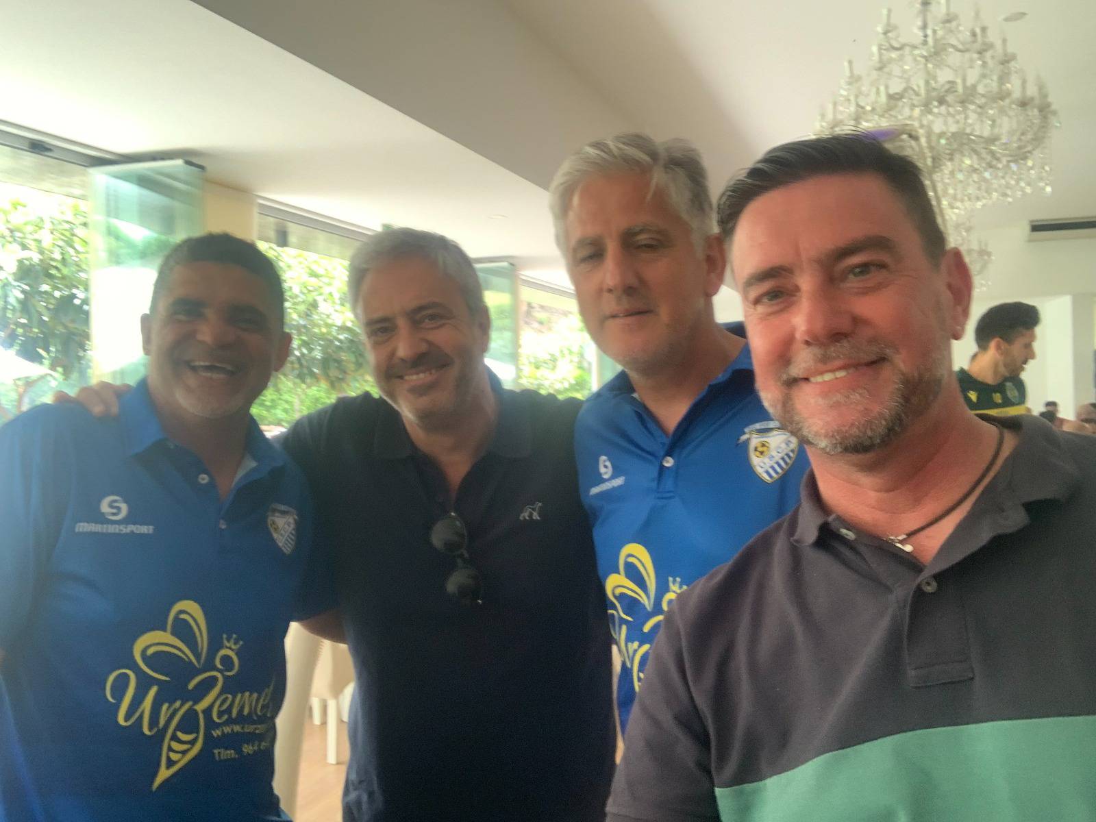 Carlos Daniel com amigos da equipa de veteranos do Paredes